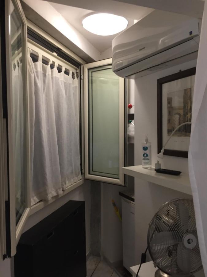La Residenza Napoli Short Let Monolocale Standard Via Chiaia 82 Napoli Apartment Ngoại thất bức ảnh